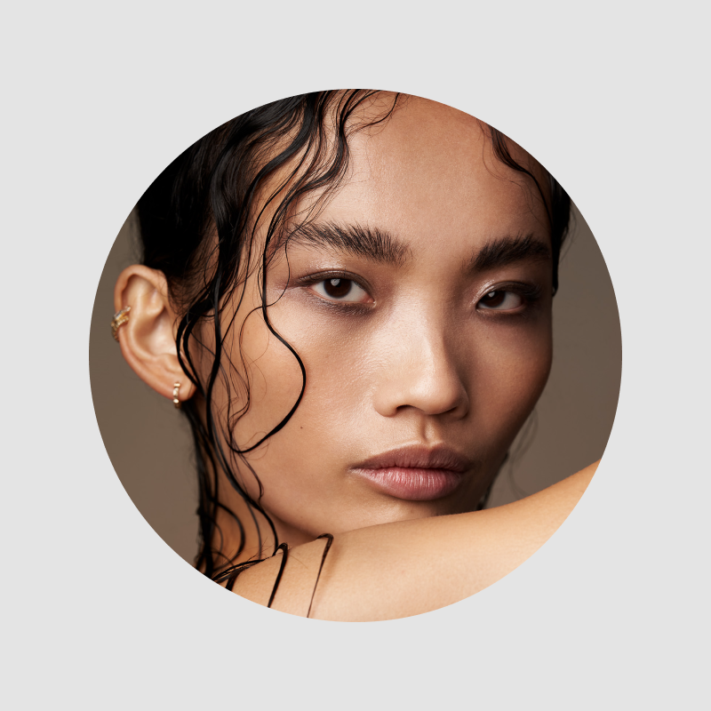 LES ESSENTIELS
